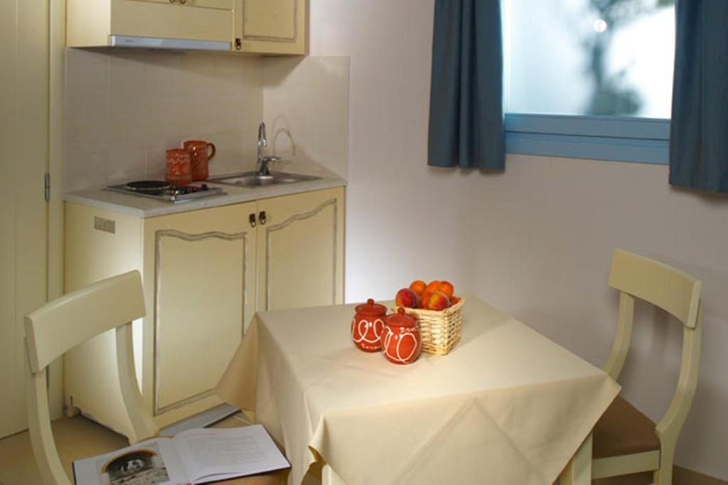Perigiali Hotel Skyros Room photo